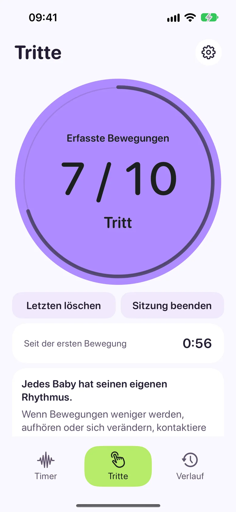 Trittzähler mit 7 von 10 erfassten Bewegungen in einem großen lavendelfarbenen Knopf.